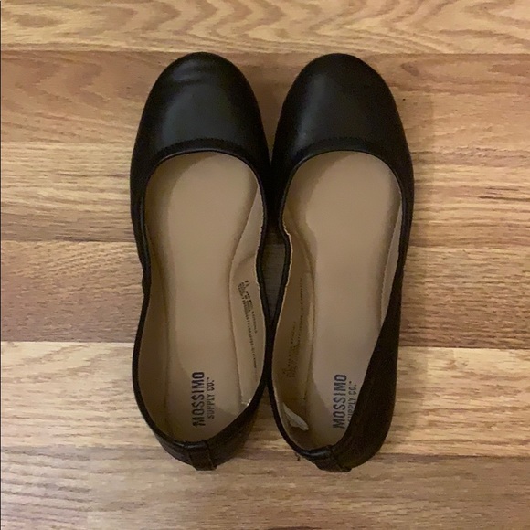 Black Flats - Picture 2 of 4